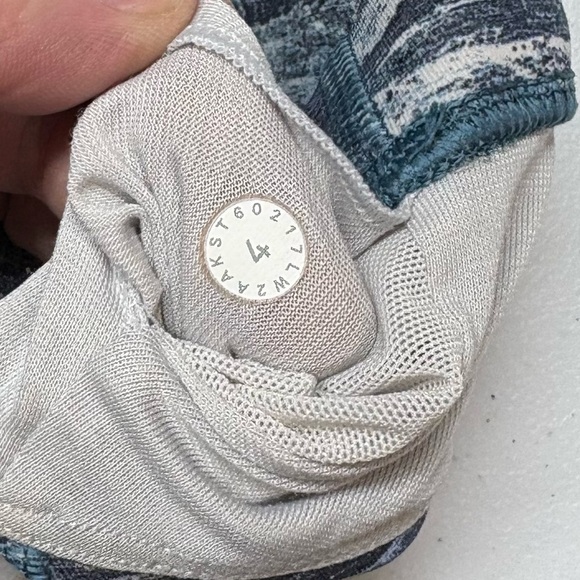 Lululemon Energy Bra - Picture 3 of 3